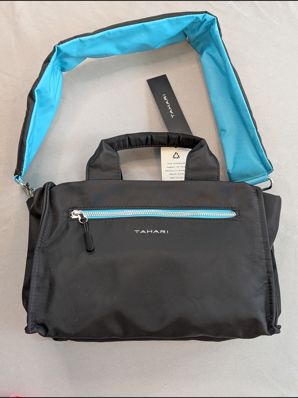 Tahari Insulated Black & Aqua Lunch Bag NWT Work Travel Sports Bag Satchel - Picture 2 of 6